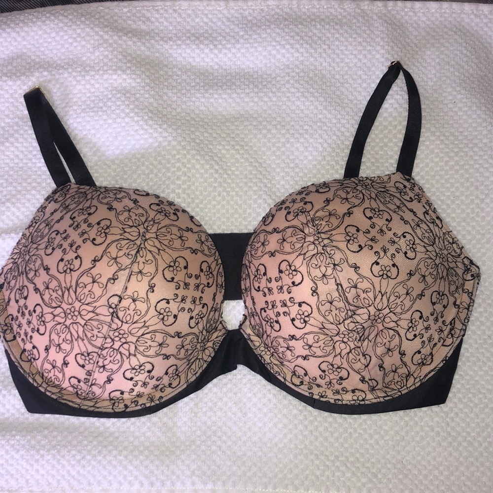 Victoria Secret Bra NWOT